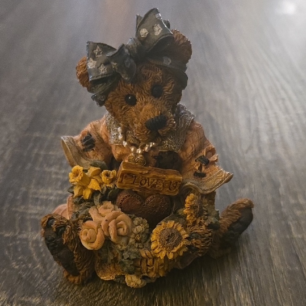 Boyds Bears Figurine Has Box
